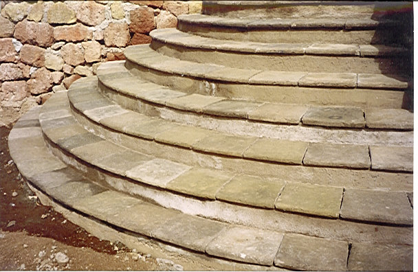 Escalones de piedra artificial – Materiales de construcción para la